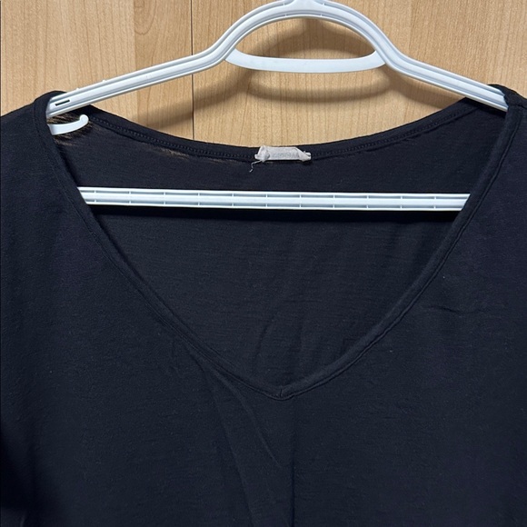 Black V-neck Shirt XL - Picture 2 of 7
